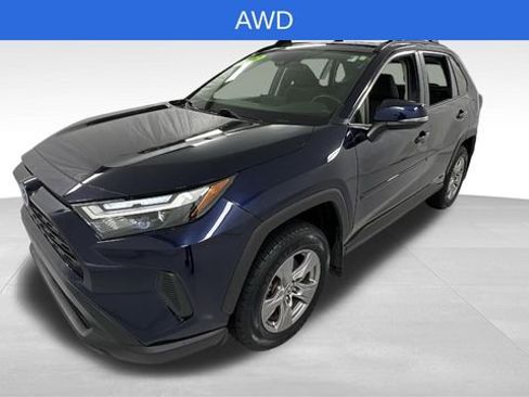 Used 2022 Toyota RAV4 XLE w/ Convenience Package image 7