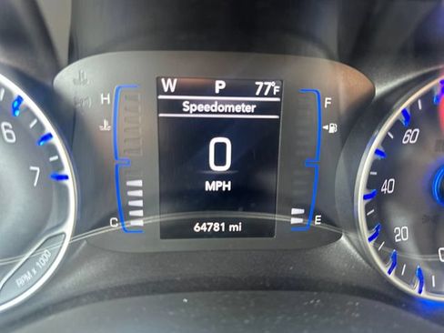 Used 2020 Chrysler Voyager LX w/ Cold Weather Group FWD image 16
