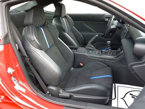 Used 2025 Subaru BRZ tS image 36