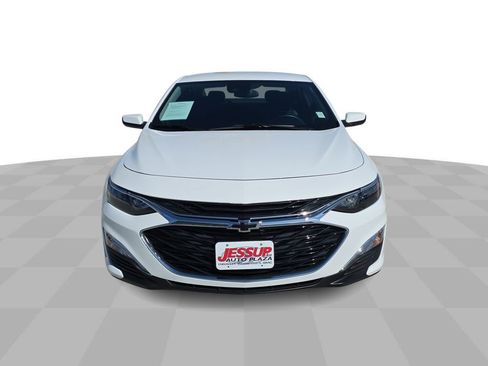 Used 2025 Chevrolet Malibu RS image 3