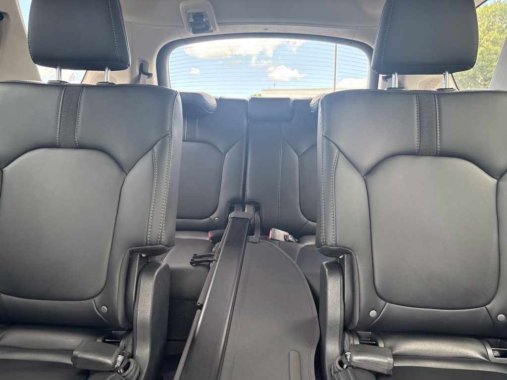 Used 2025 Honda Pilot Touring image 11