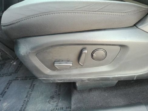 Used 2023 Ford Explorer XLT RWD image 16