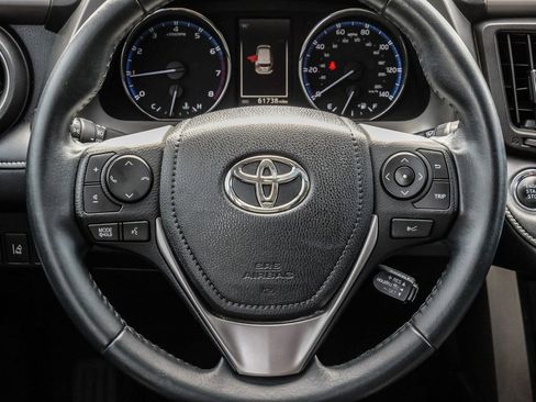 Used 2018 Toyota RAV4 Limited FWD image 26