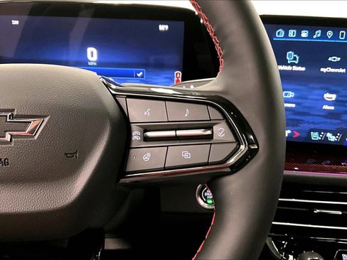 Used 2025 Chevrolet Traverse RS w/ LPO, Floor Liner Package AWD/4WD image 23