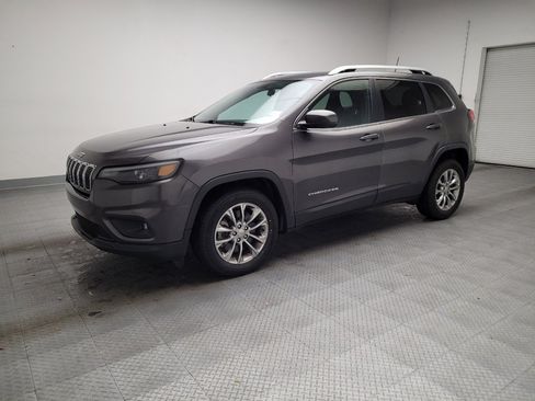 Used 2019 Jeep Cherokee Latitude Plus image 2