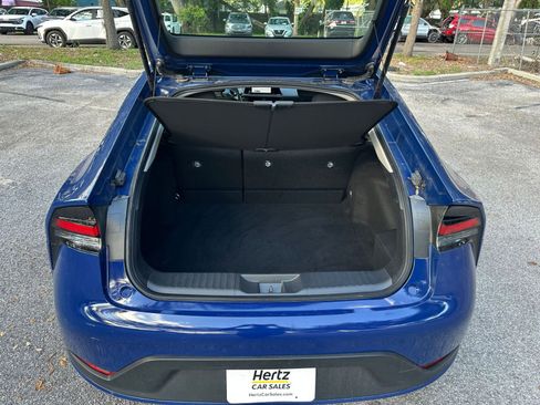 Used 2025 Toyota Prius LE image 24