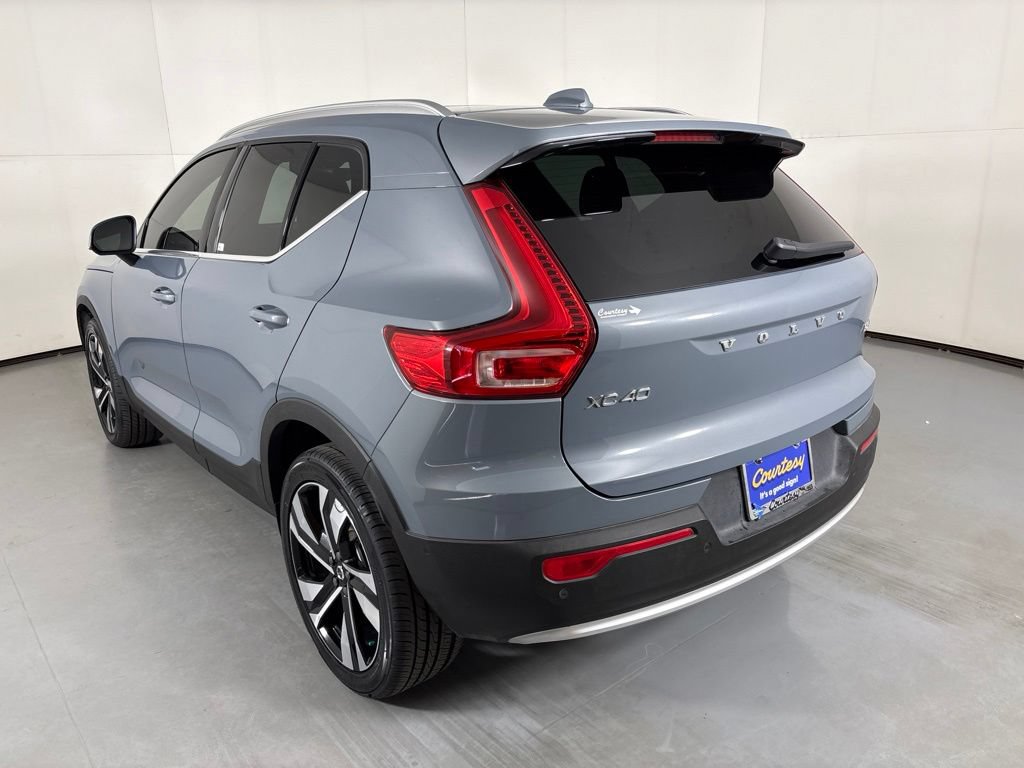 Used 2023 Volvo XC40 B5 Ultimate w/ Protection Package Premier AWD/4WD image 6