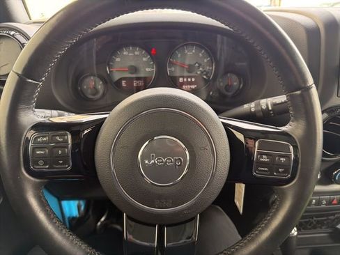 Used 2017 Jeep Wrangler Sahara image 13