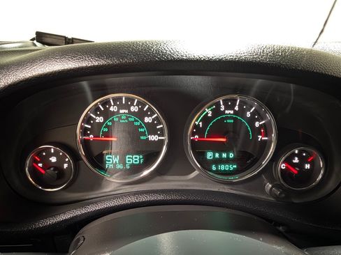 Used 2015 Jeep Wrangler Unlimited Rubicon w/ Connectivity Group AWD/4WD image 14