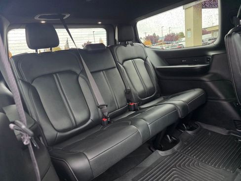 Used 2022 Jeep Wagoneer Series III w/ Premium Group I image 29