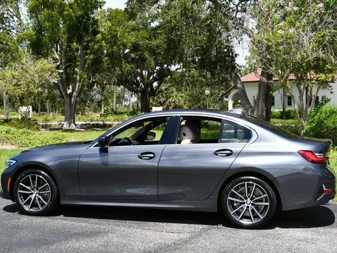 Used 2020 BMW 330i Sedan w/ Premium Package image 4