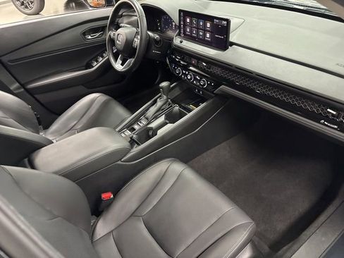 Used 2024 Honda Accord Touring image 10