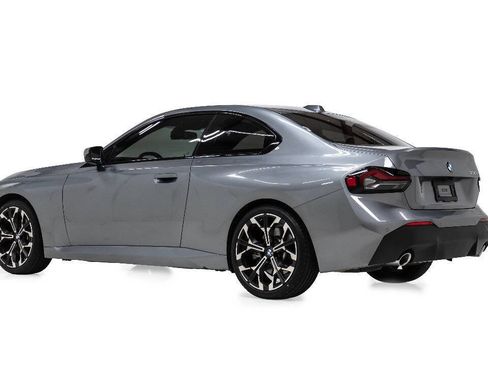 Used 2026 BMW 230i Coupe w/ Premium Package RWD image 4