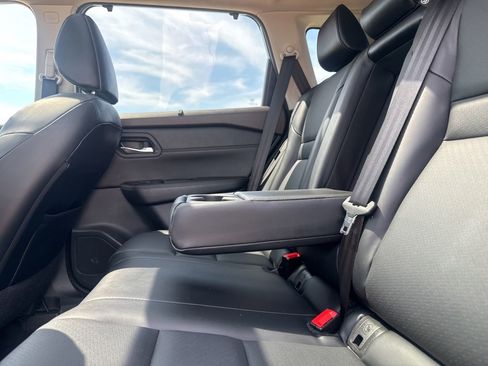 Used 2022 Nissan Rogue SV w/ SV Premium Package AWD/4WD image 36