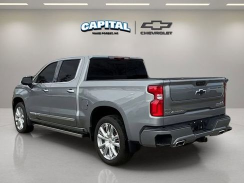 Used 2025 Chevrolet Silverado 1500 High Country image 3