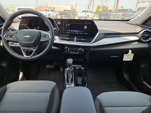 New 2025 Chevrolet Trax LT w/ Driver Confidence Package image 2