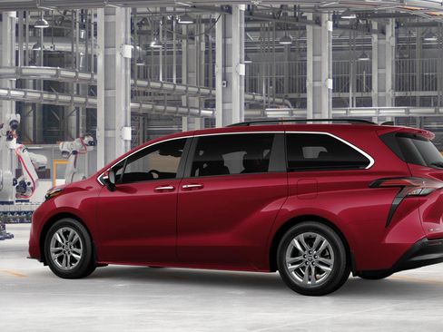 New 2026 Toyota Sienna XLE image 5