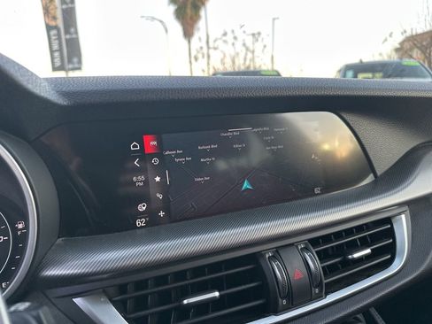 Used 2023 Alfa Romeo Stelvio Veloce image 12