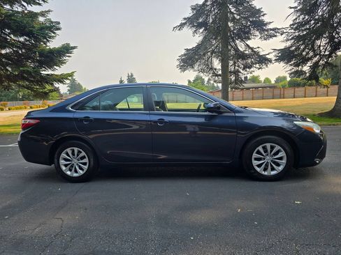 Used 2016 Toyota Camry LE FWD image 7