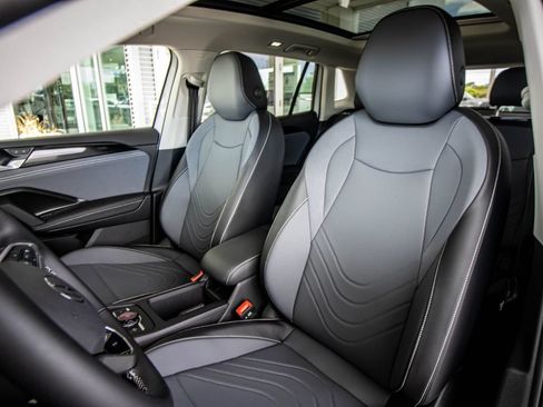 New 2026 Volkswagen Tiguan SE FWD image 26