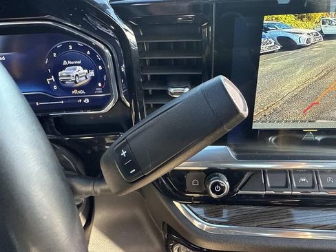 Used 2025 Chevrolet Silverado 1500 LT image 40