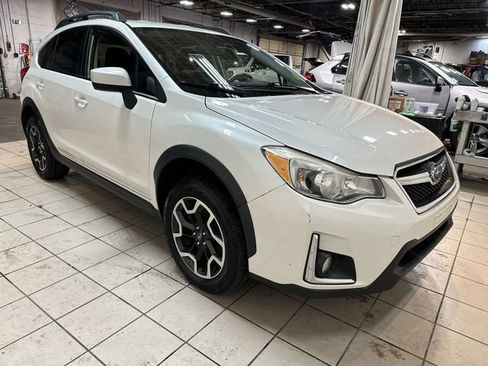 Used 2017 Subaru Crosstrek 2.0i Premium image 11