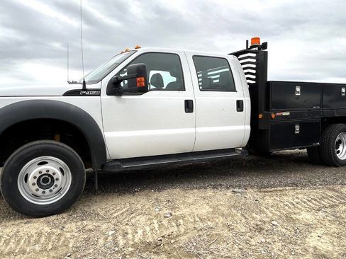 Used 2011 Ford F450 XL w/ PWR Equipment Group image 2