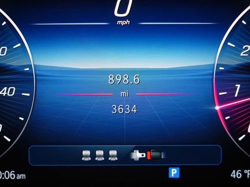 Used 2025 Mercedes-Benz C 300 4MATIC Sedan image 21