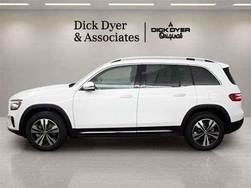 Used 2025 Mercedes-Benz GLB 250 image 3