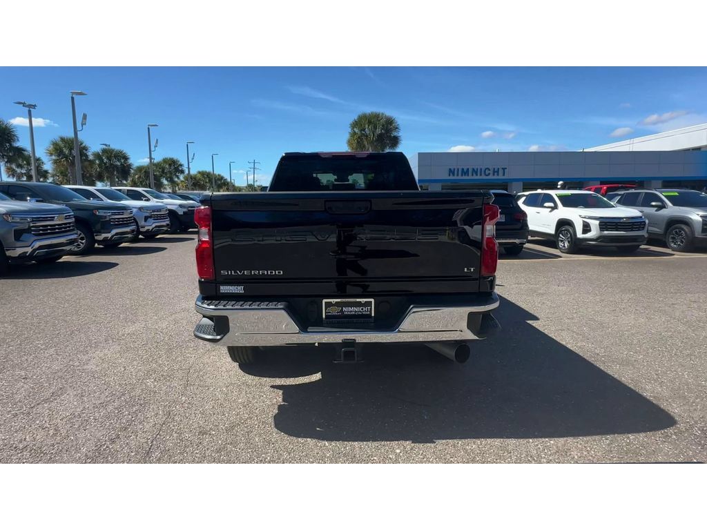 Used 2025 Chevrolet Silverado 2500 LT w/ Convenience Package AWD/4WD image 7