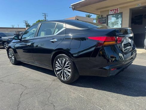 Used 2025 Nissan Altima 2.5 SV FWD image 7