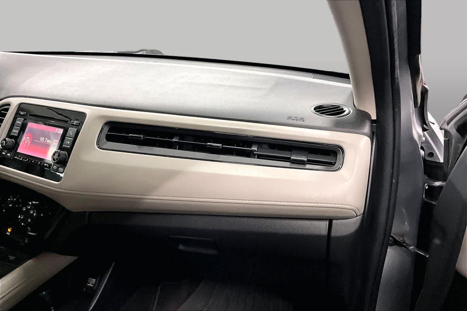Used 2017 Honda HR-V LX image 18