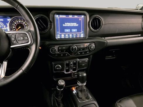 Used 2020 Jeep Wrangler Unlimited Sahara AWD/4WD image 6