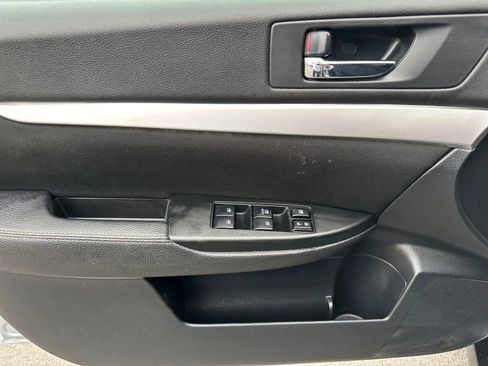 Used 2014 Subaru Outback 2.5i Premium image 17