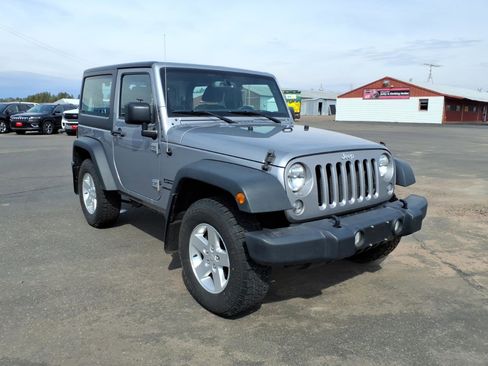 Used 2015 Jeep Wrangler Sport w/ Quick Order Package 23S AWD/4WD image 8