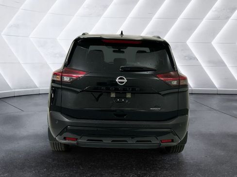 Used 2023 Nissan Rogue SV w/ SV Premium B Package FWD image 5