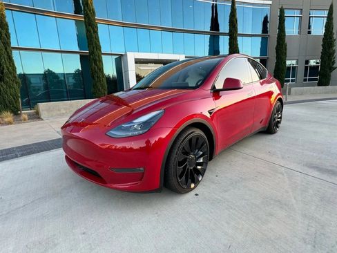 Used 2023 Tesla Model Y Performance image 4