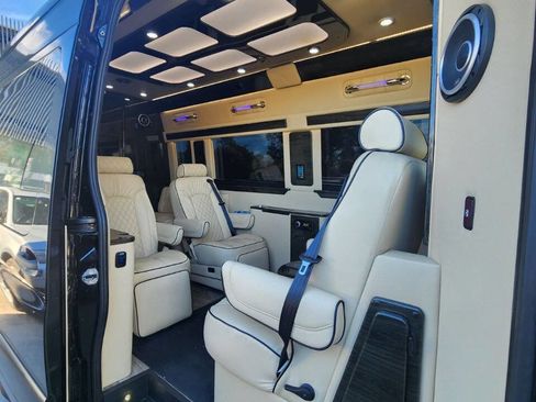 Used 2023 Mercedes-Benz Sprinter 3500 image 15