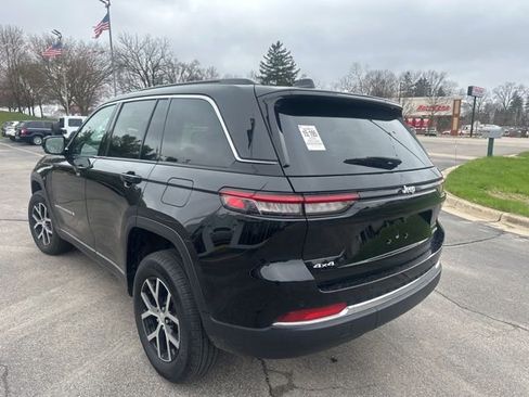 Certified 2024 Jeep Grand Cherokee Limited image 5