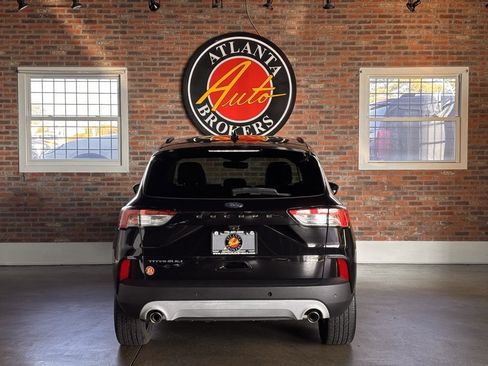 Used 2020 Ford Escape Titanium image 33