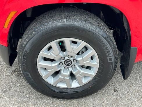 Used 2022 Nissan Frontier SV RWD image 17