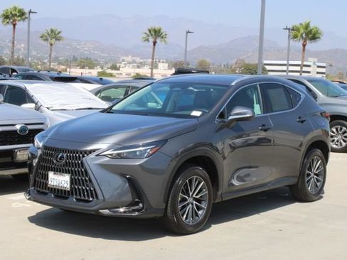 Certified 2025 Lexus NX 250 FWD w/ Accessory Package (Z1) image 3