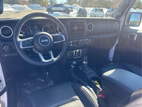 Used 2023 Jeep Wrangler Sahara w/ Cold Weather Group image 13