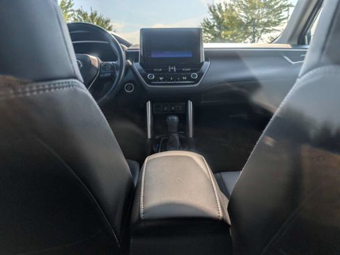 Certified 2023 Toyota Corolla Cross XLE w/ Convenience Package FWD image 21