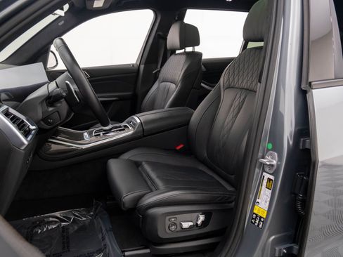 Certified 2024 BMW X7 M60i w/ Climate Comfort Package image 16