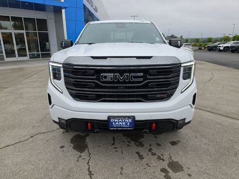 Used 2023 GMC Sierra 1500 AT4 w/ Technology Package AWD/4WD image 9