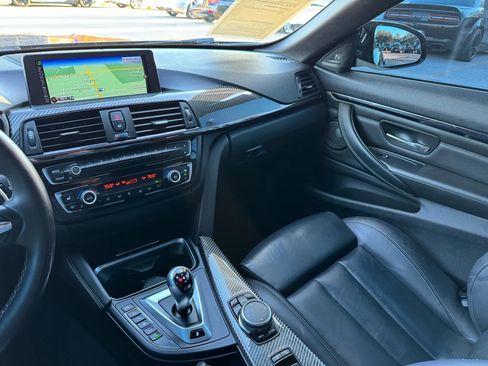 Used 2015 BMW M4 Convertible image 43
