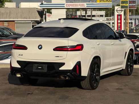 Used 2023 BMW X4 xDrive30i w/ M Sport Package 2 w/ M Sport Package AWD/4WD image 12