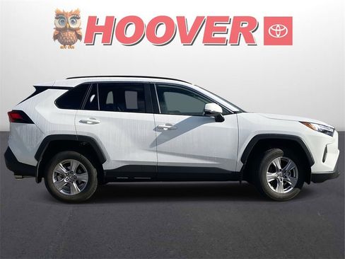 Used 2025 Toyota RAV4 XLE image 2