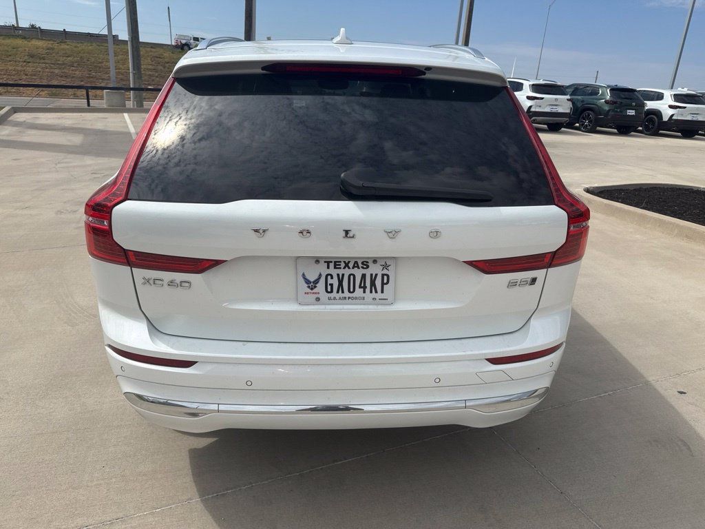 Used 2023 Volvo XC60 B5 Plus AWD/4WD image 6